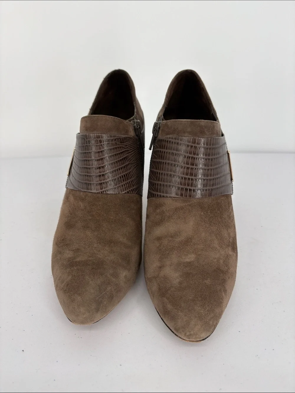 🐾 Isola Taupe Suede Pointed-Toe Ankle boots Heels
